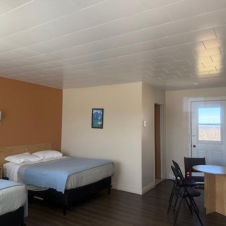 Le Campagnard Hotel Matane Luaran gambar