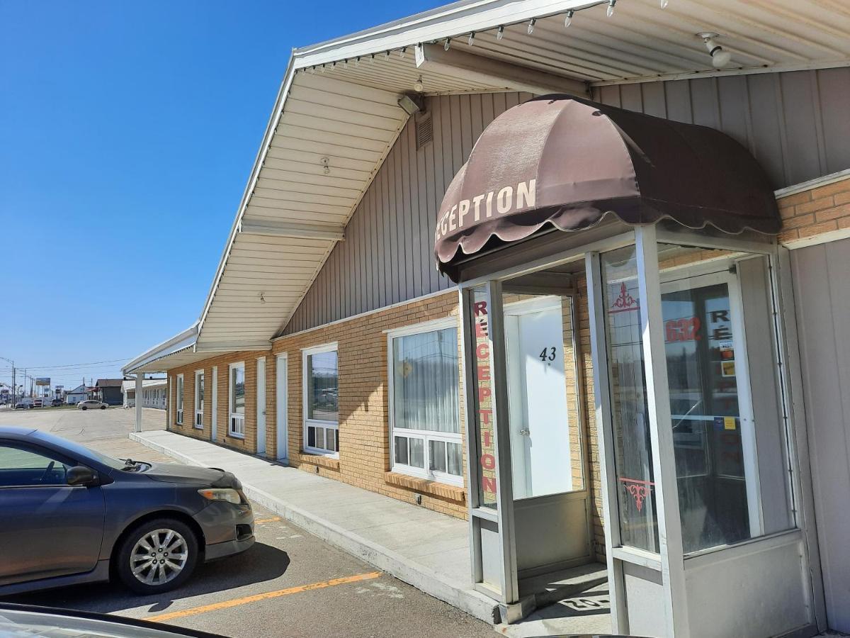 Le Campagnard Hotel Matane Luaran gambar