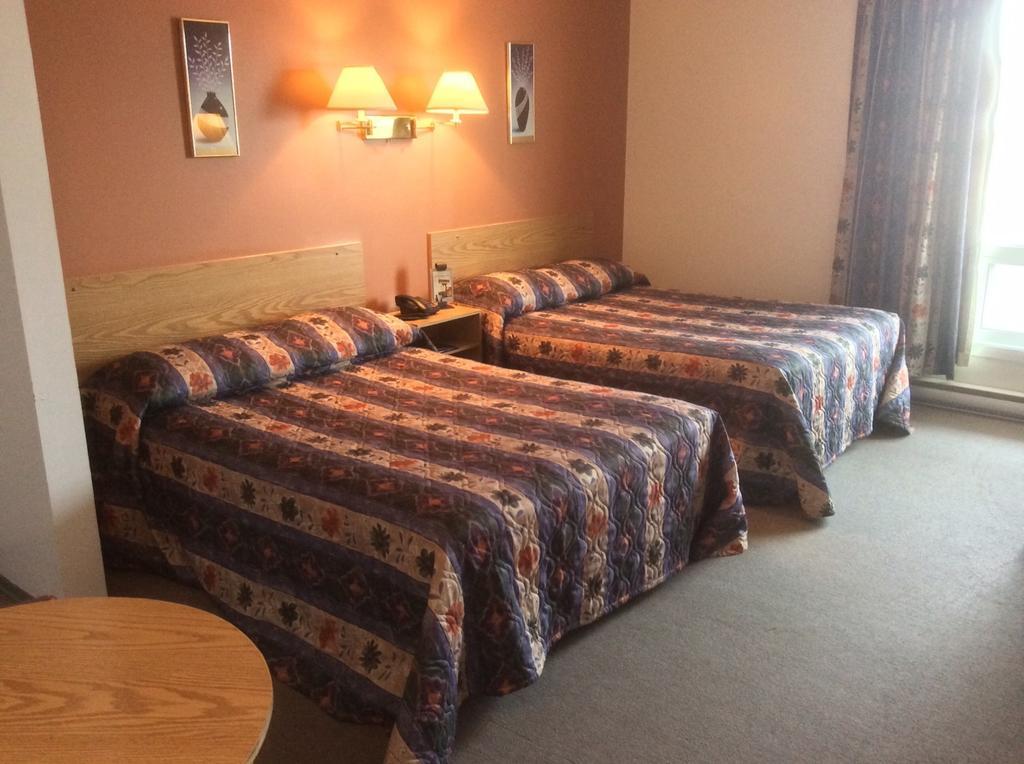 Le Campagnard Hotel Matane Luaran gambar