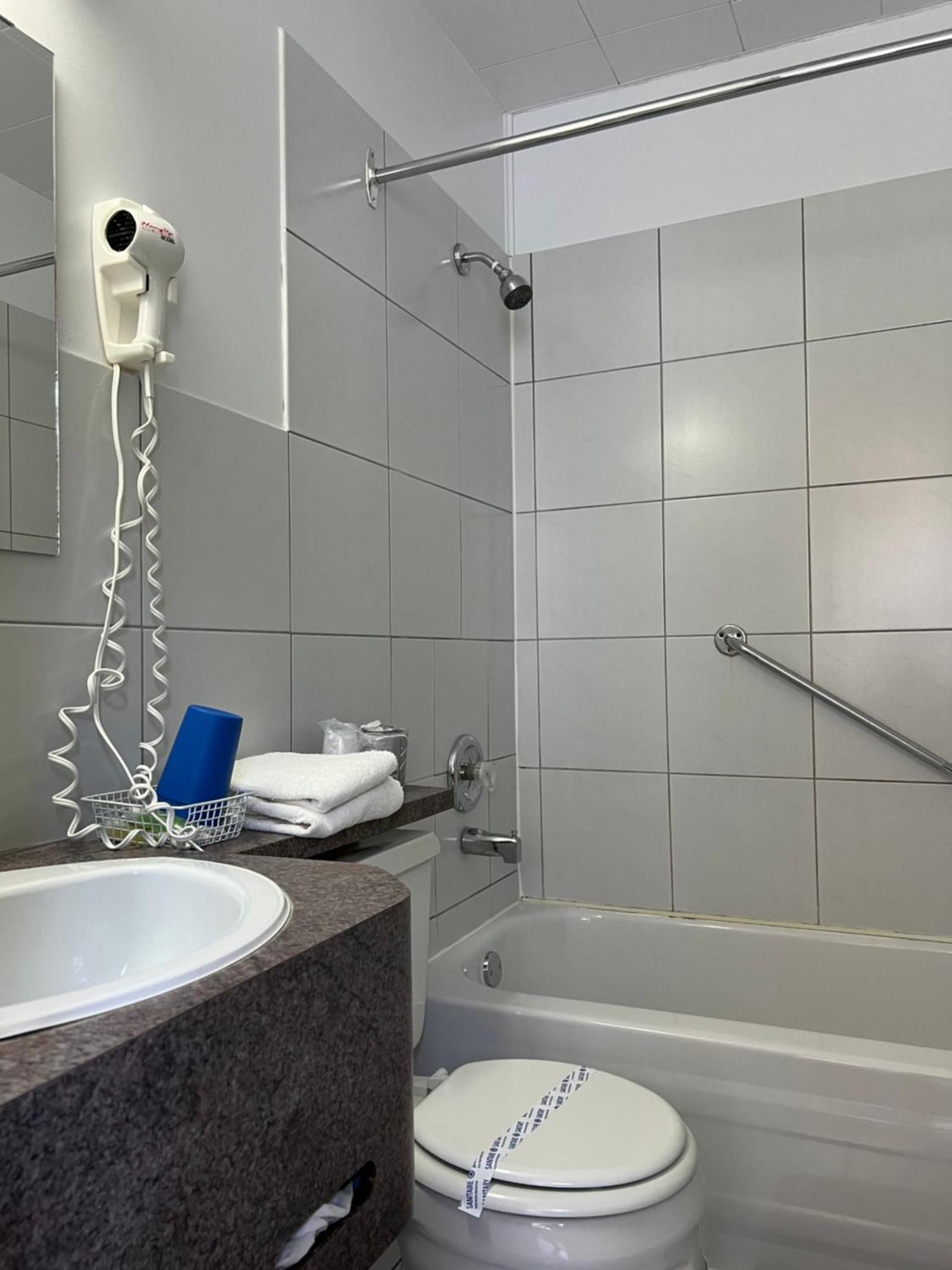 Le Campagnard Hotel Matane Luaran gambar