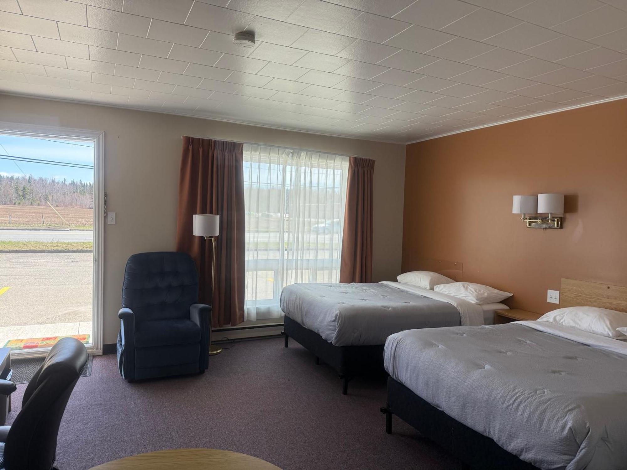 Le Campagnard Hotel Matane Luaran gambar