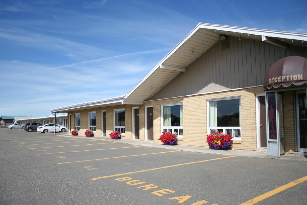Le Campagnard Hotel Matane Luaran gambar